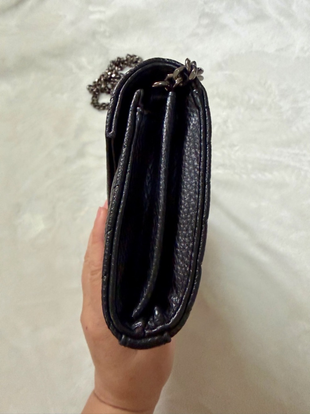 🔥LAST DROP HURRY🔥Saint Laurent Black Quilted Leather Crossbody w/ Gunmetal Chain - Picture 4 of 8